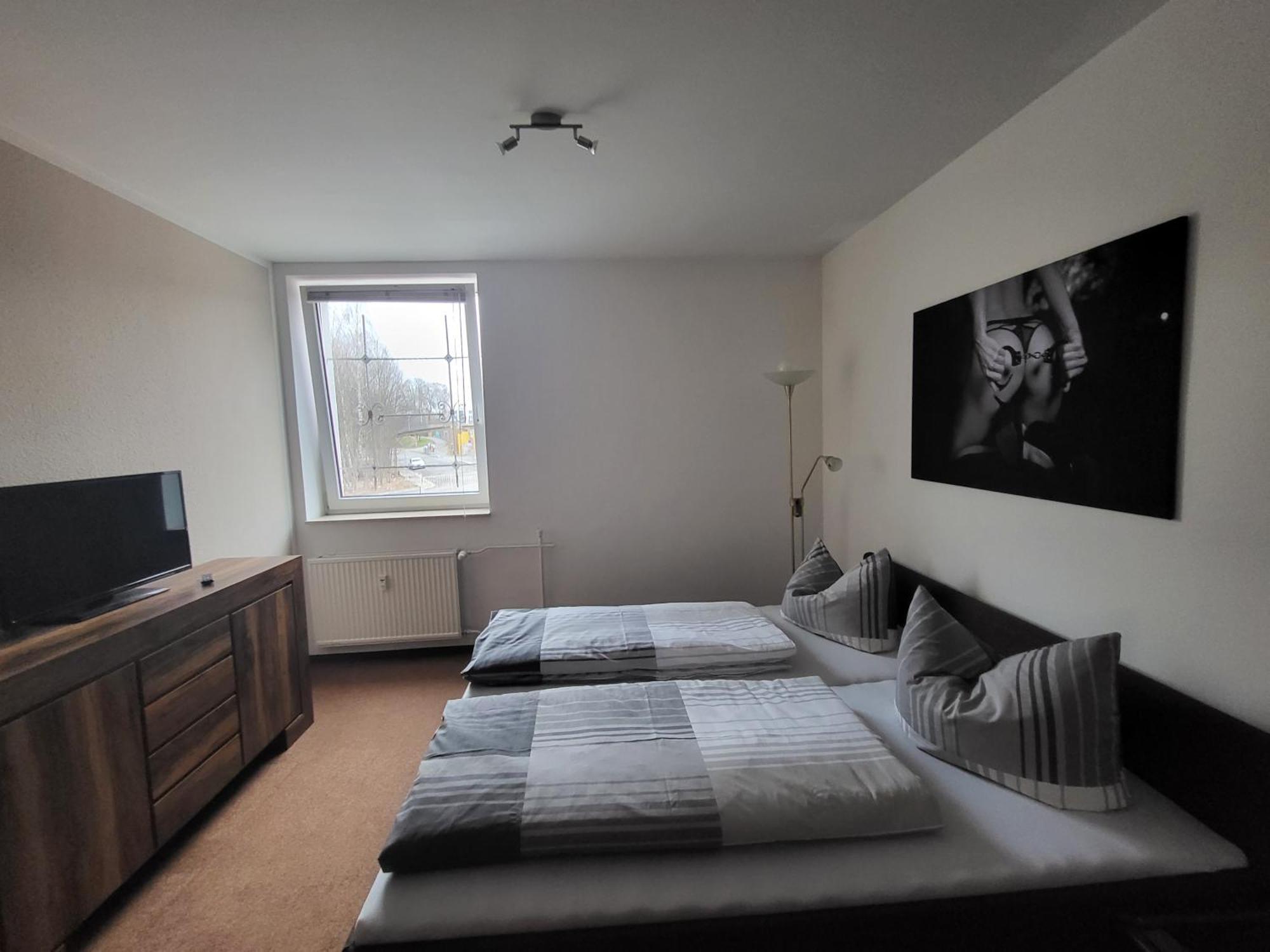 Apartment - Gaestewohnung - Unterkunft Monteure Chemnitz Extérieur photo