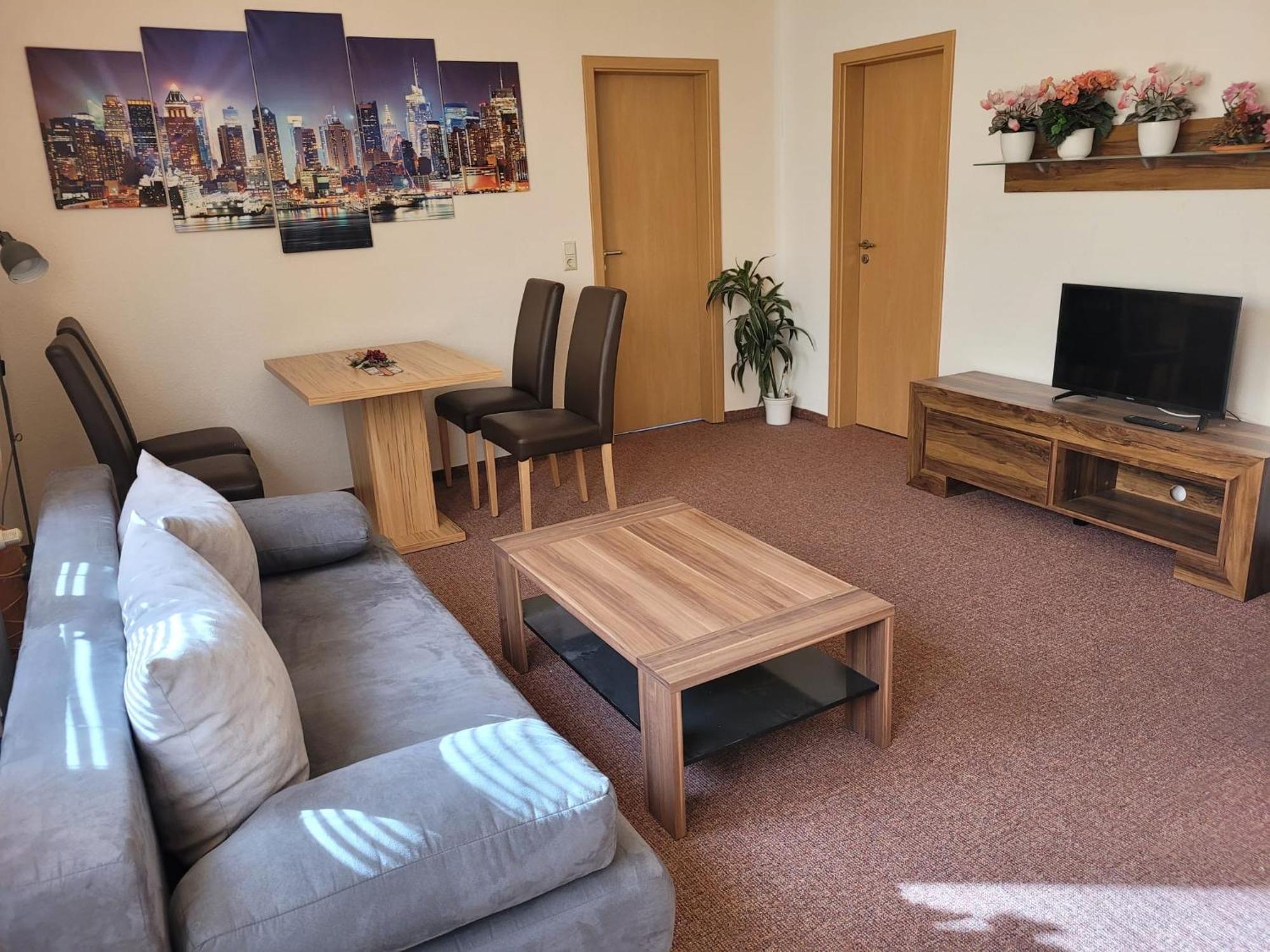 Apartment - Gaestewohnung - Unterkunft Monteure Chemnitz Extérieur photo