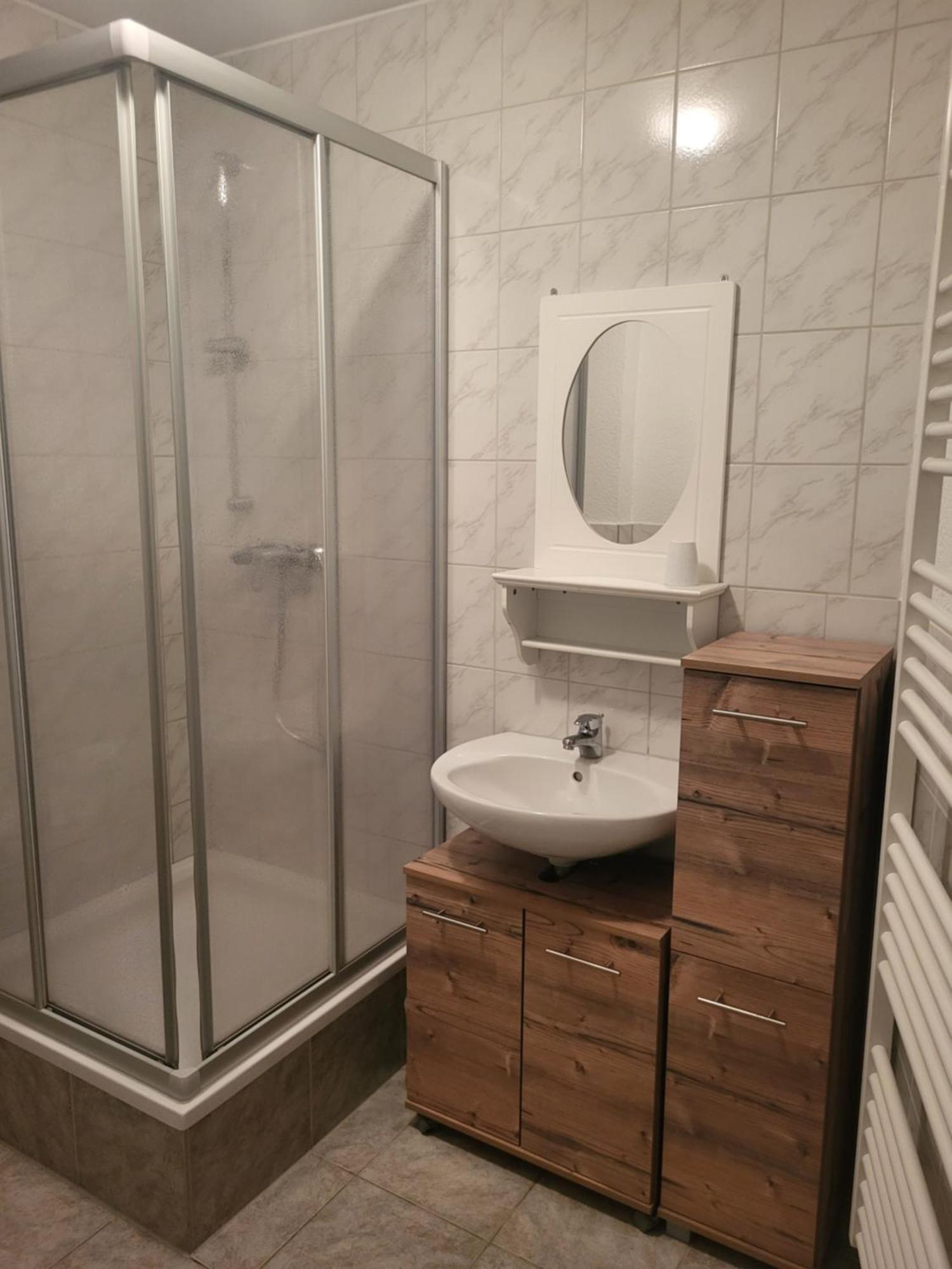 Apartment - Gaestewohnung - Unterkunft Monteure Chemnitz Extérieur photo